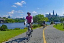 Ottawa-road-cyclists-Rideau-path-900x600-web